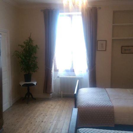 Vingt Grand Rue Bed & Breakfast Champagne-Mouton Стая снимка