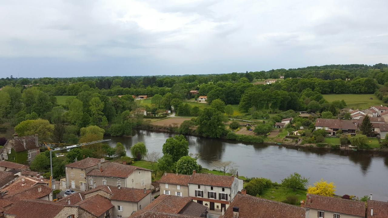 Vingt Grand Rue Bed & Breakfast Champagne-Mouton Екстериор снимка